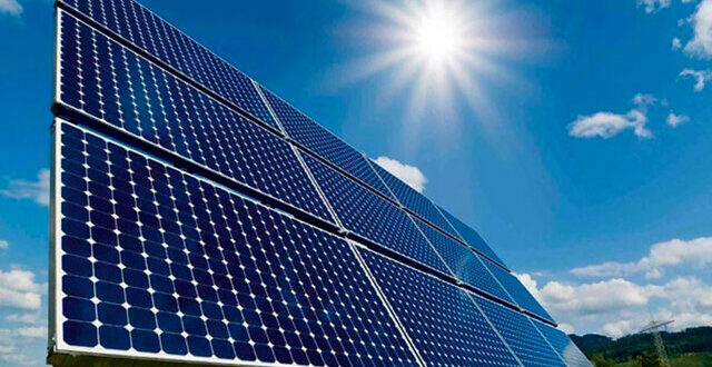 تولید انرژی خورشیدی بر بام ۵۰۰۰ هکتار شهرک صنعتی در کشور