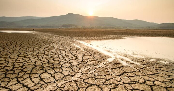 جهان تشنه است